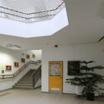 járóbeteg szakellátó központ belső tér, lépcső,, TIOP pályázat 2011.